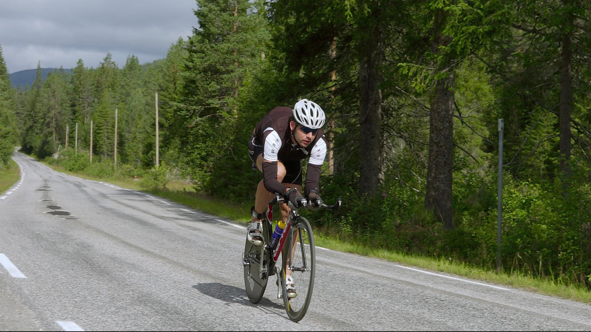 《AI驱动的战术分析:新思路助力职业战队》,ai芯片驱动