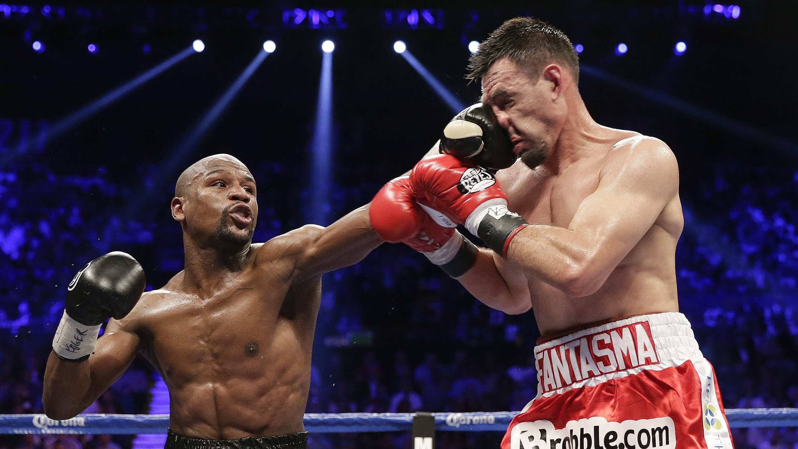 空中平衡车表演:平衡中的飞跃,飞起来的平衡车